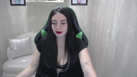 Mia  online show from July 30, 2026, 4:17 pm