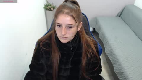 Mia online show from December 15, 2025, 2:10 pm