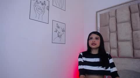 mia_dulc4 online show from November 22, 2025, 4:33 am