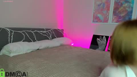 Snapshot of mia_ferd chatting on October 21, 2025, 2:45 am Mia online show from October 21, 2025, 2:45 am