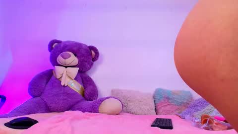 Snapshot of mia_flames chatting on February 2, 2026, 8:29 pm Mia flames online show from February 2, 2026, 8:29 pm