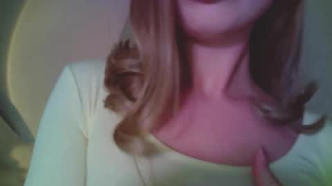 Snapshot of mia_fleur_ chatting on March 6, 2026, 9:33 pm Mia online show from March 6, 2026, 9:33 pm