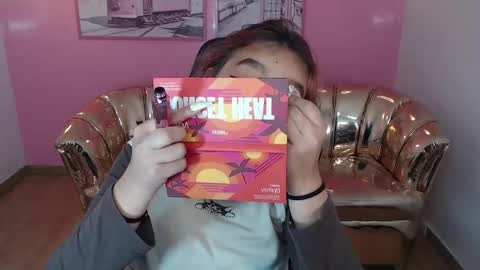 Mia online show from October 15, 2025, 1:00 pm