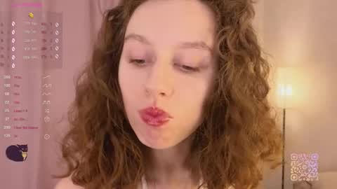 Mia  online show from November 21, 2025, 4:16 pm