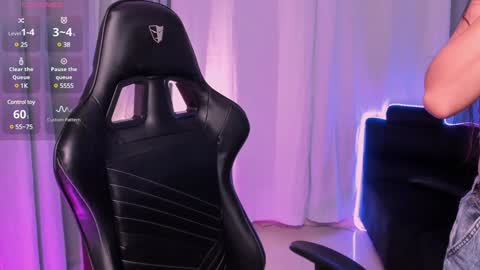 Mia online show from January 5, 2025, 12:42 pm