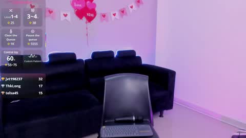 Mia online show from February 23, 2025, 3:40 pm