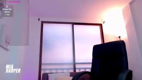 Snapshot of mia_hrpr_01 chatting on November 9, 2025, 9:24 pm Mia online show from November 9, 2025, 9:24 pm