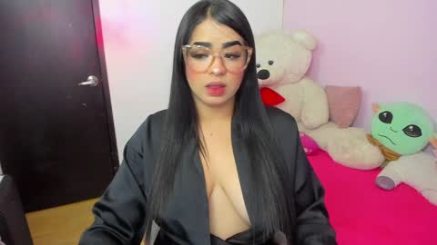 Snapshot of mia_j51 chatting on January 25, 2025, 11:22 pm Mia J Abbey online show from January 25, 2025, 11:22 pm