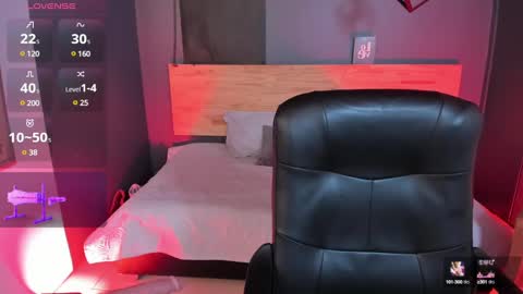 Val  online show from February 25, 2025, 8:19 pm