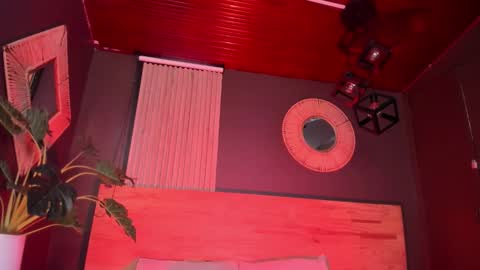 Val  online show from November 25, 2025, 4:51 pm