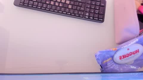    online show from November 22, 2025, 12:15 pm