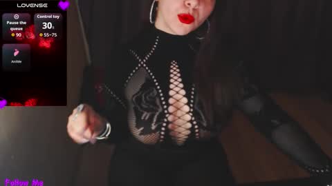 Snapshot of mia_joy8 chatting on November 19, 2025, 10:04 am MiaJoy online show from November 19, 2025, 10:04 am