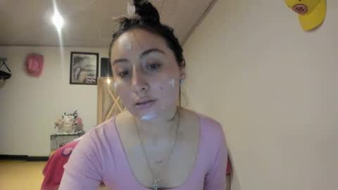 Snapshot of mia_kanee chatting on October 7, 2025, 9:01 pm mia kaneee online show from October 7, 2025, 9:01 pm