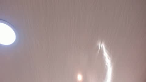 Mia online show from November 16, 2025, 2:28 am