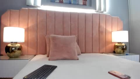 Mia online show from November 25, 2025, 2:55 am