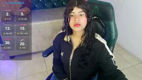 Snapshot of mia_kittie_m chatting on May 8, 2026, 7:52 pm mia_kittie_m online show from May 8, 2026, 7:52 pm