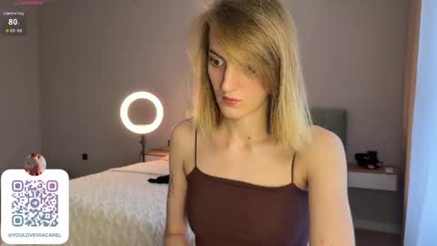 Snapshot of mia_komoi chatting on May 1, 2026, 8:30 am Mia online show from May 1, 2026, 8:30 am
