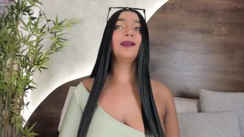 mia_lacy online show from November 9, 2025, 4:49 pm