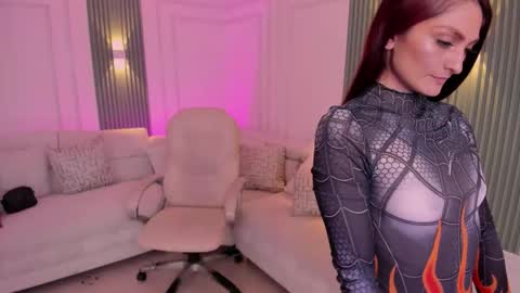 Mia Lane online show from March 18, 2026, 8:01 pm