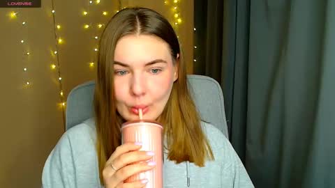 Snapshot of mia_lemm chatting on November 19, 2025, 9:09 am mia_lemm online show from November 19, 2025, 9:09 am