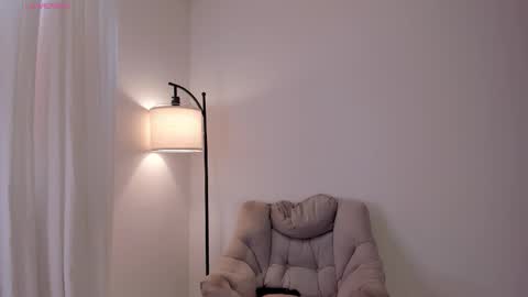 Snapshot of mia_love__ chatting on January 9, 2026, 5:26 pm MIA LOVE online show from January 9, 2026, 5:26 pm