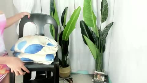 M I A online show from February 26, 2026, 10:03 am