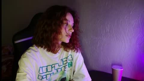 Snapshot of mia_luiza chatting on June 7, 2026, 8:12 pm mia_luiza online show from June 7, 2026, 8:12 pm