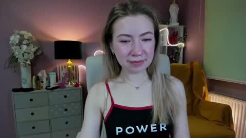 Snapshot of mia_luxx92 chatting on January 27, 2025, 7:35 am Mia online show from January 27, 2025, 7:35 am