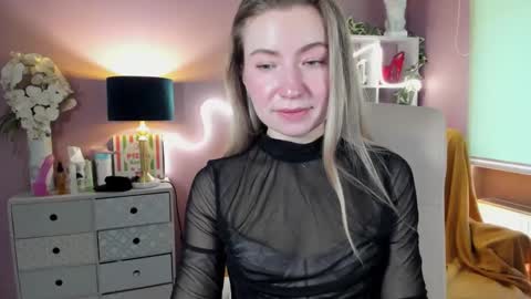 Snapshot of mia_luxx92 chatting on January 31, 2025, 10:42 am Mia online show from January 31, 2025, 10:42 am