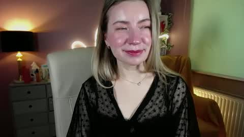 Snapshot of mia_luxx92 chatting on March 6, 2025, 11:47 am Mia online show from March 6, 2025, 11:47 am