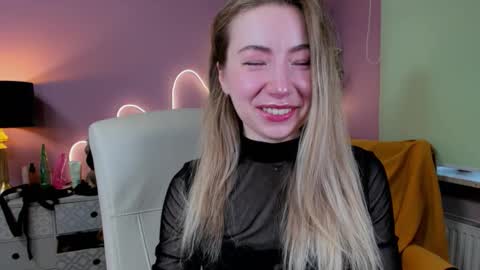 Snapshot of mia_luxx92 chatting on October 1, 2025, 6:52 am Mia online show from October 1, 2025, 6:52 am