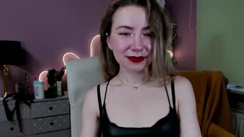 Snapshot of mia_luxx92 chatting on October 9, 2025, 6:44 am Mia online show from October 9, 2025, 6:44 am