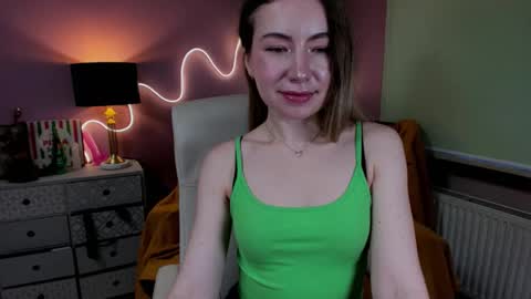 Mia online show from December 19, 2025, 8:10 am