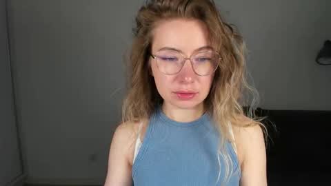 Snapshot of mia_luxx92 chatting on January 11, 2026, 2:33 pm Mia online show from January 11, 2026, 2:33 pm