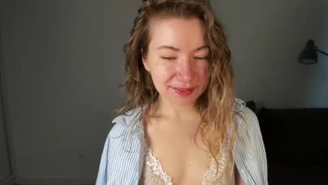 Snapshot of mia_luxx92 chatting on January 14, 2026, 7:36 am Mia online show from January 14, 2026, 7:36 am