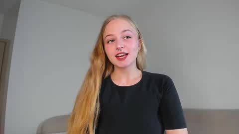 Mia here Appreciate your support online show from November 5, 2025, 12:16 pm