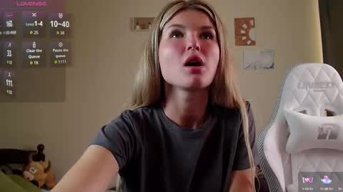   online show from September 12, 2025, 2:50 pm