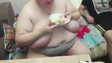 Snapshot of mia_muv chatting on May 31, 2026, 6:20 pm mia_muv online show from May 31, 2026, 6:20 pm