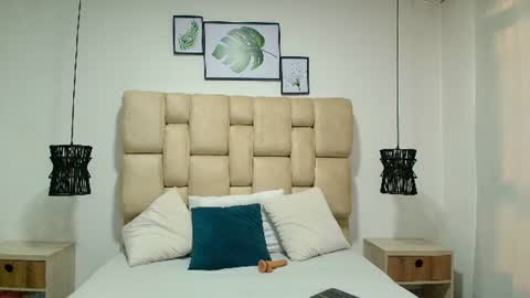 mia_nova18 online show from July 30, 2026, 12:15 pm