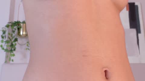 mia_oconner online show from January 6, 2025, 4:13 pm