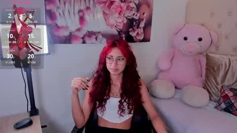 Snapshot of mia_ortizz_ chatting on May 18, 2026, 12:44 pm Mia Ortiz online show from May 18, 2026, 12:44 pm