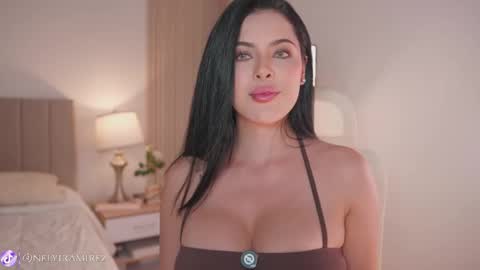 Snapshot of mia_paulina chatting on March 25, 2026, 4:07 am Instagram Nelyiramirez online show from March 25, 2026, 4:07 am