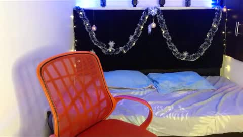 Snapshot of mia_peyton chatting on December 7, 2024, 1:29 pm Mia online show from December 7, 2024, 1:29 pm
