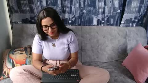 Snapshot of mia_peyton chatting on January 24, 2025, 8:22 pm Mia online show from January 24, 2025, 8:22 pm