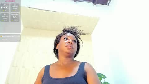 Snapshot of mia_pineda chatting on May 27, 2026, 9:28 am Mariana online show from May 27, 2026, 9:28 am