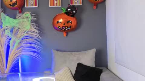 Snapshot of mia_rousse_dark chatting on October 17, 2025, 9:28 pm mia_rousse_dark online show from October 17, 2025, 9:28 pm