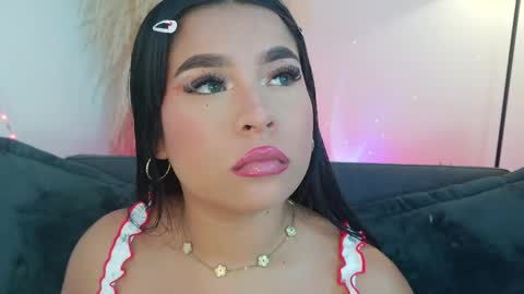 Mia online show from April 12, 2026, 4:01 pm