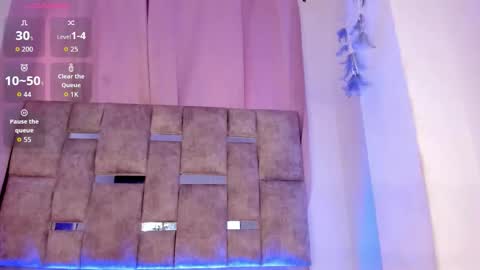 Snapshot of mia_royal chatting on February 5, 2026, 7:40 pm mia_royal online show from February 5, 2026, 7:40 pm