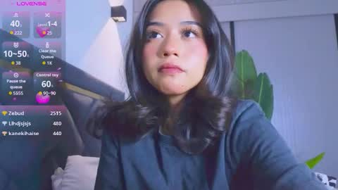 Snapshot of mia_sirenia chatting on November 9, 2025, 1:09 pm Mia online show from November 9, 2025, 1:09 pm