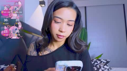 Snapshot of mia_sirenia chatting on November 12, 2025, 3:34 pm Mia online show from November 12, 2025, 3:34 pm